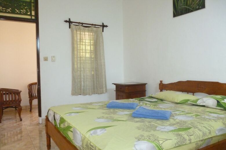 Hotel Pondok Santhi Homestay