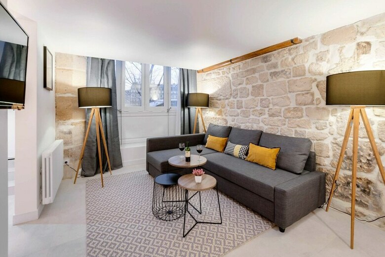 Apartamento Spacious And Charming Flat On �le de La Cit�
