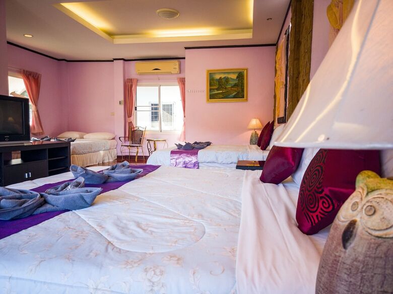 Hotel Grand Orchid Resort