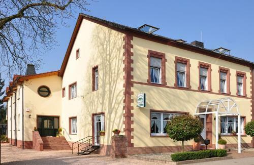 Hostal Landhaus Warndtwald
