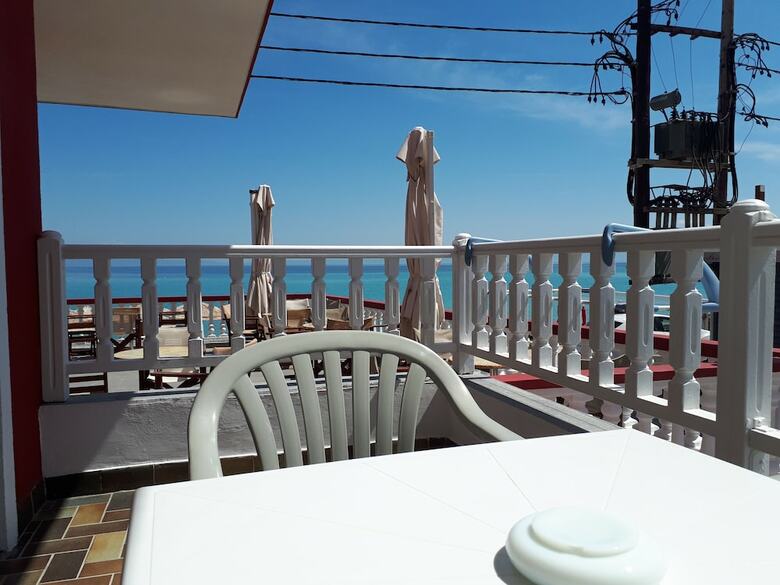 Summer Beach Hotel