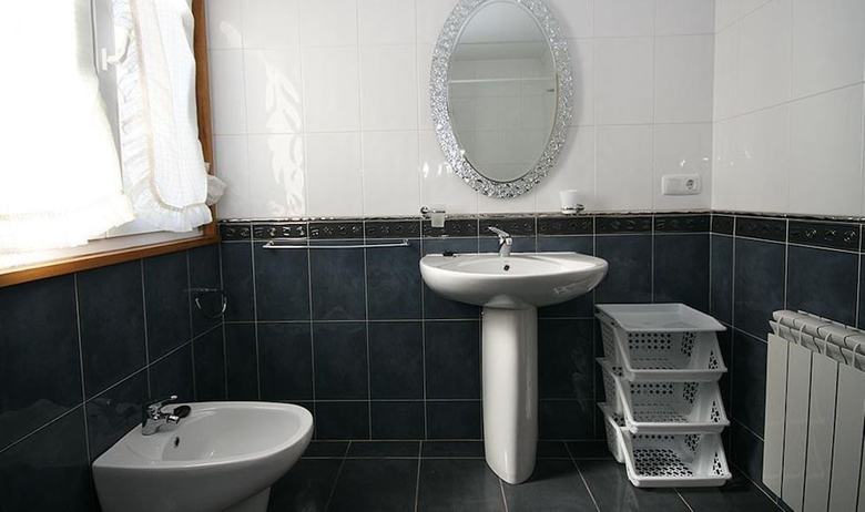 102896 -  Apartment In Corcubi�n