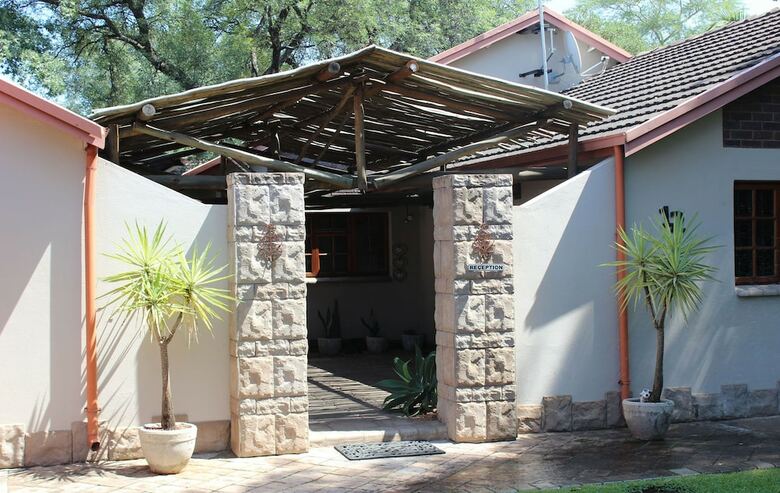 Hotel Four Seasons Guesthouses