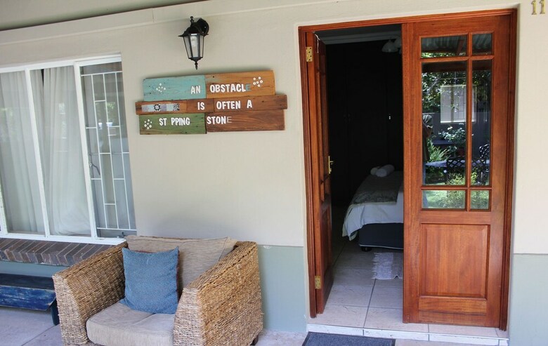Hotel Four Seasons Guesthouses