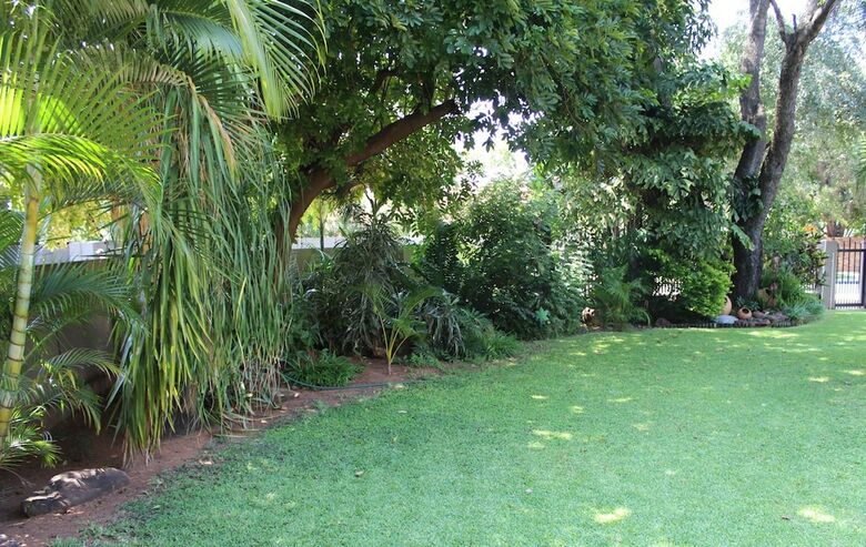 Hotel Four Seasons Guesthouses