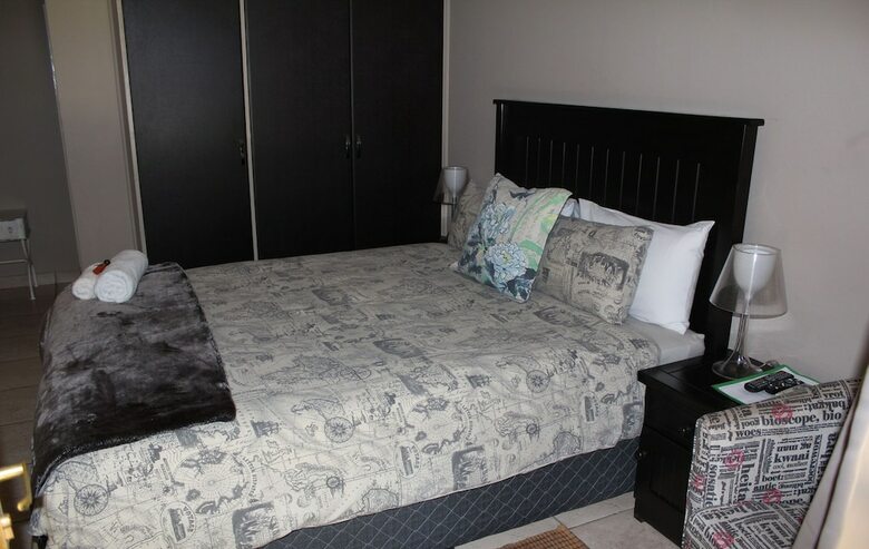 Hotel Four Seasons Guesthouses