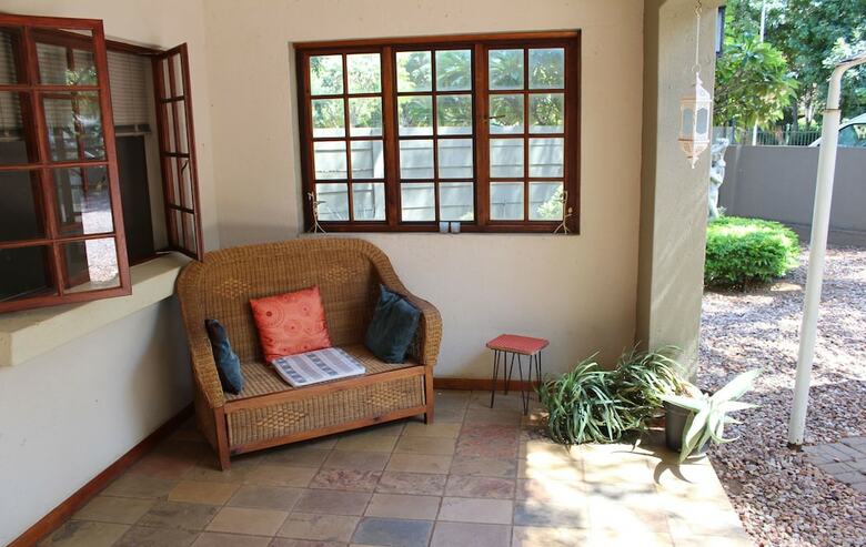 Hotel Four Seasons Guesthouses