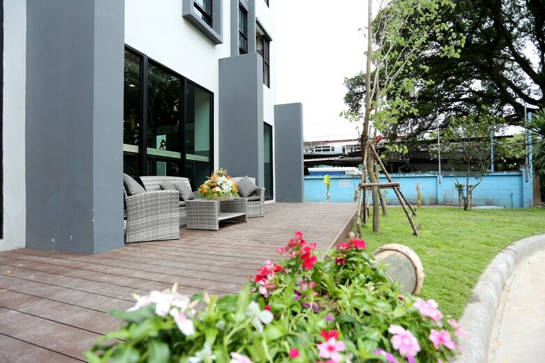 Hostal Bangkok Oasis Hotel