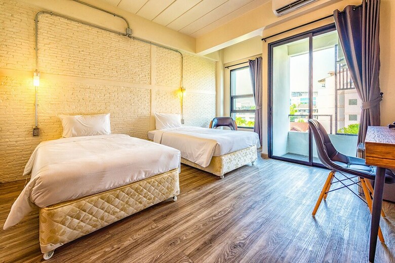 Hostal Bangkok Oasis Hotel
