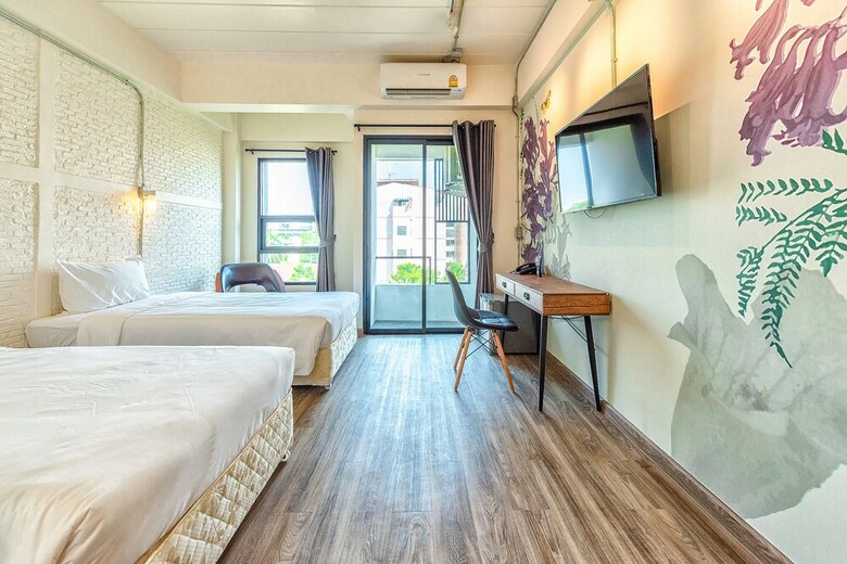 Hostal Bangkok Oasis Hotel