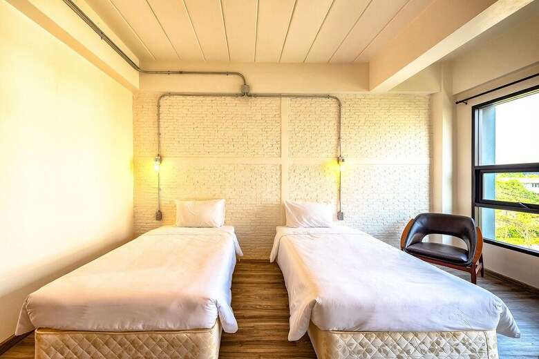 Hostal Bangkok Oasis Hotel
