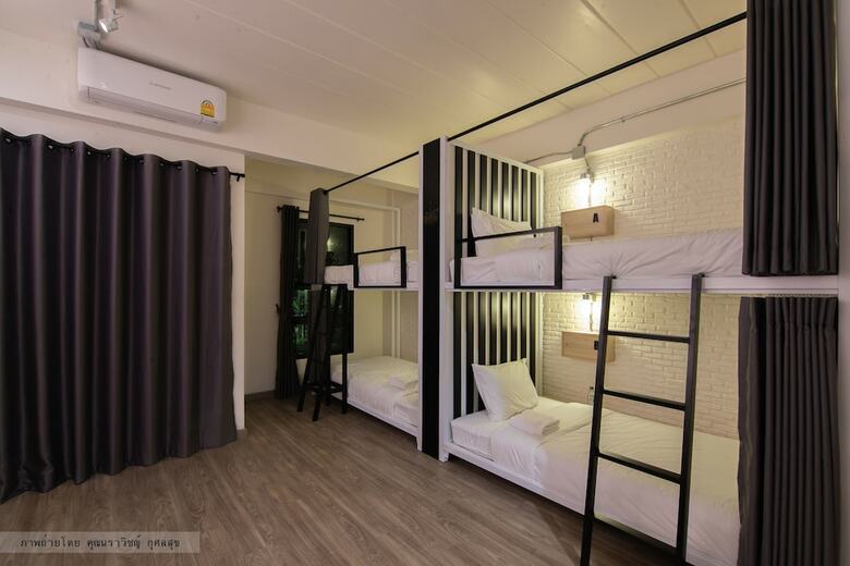 Hostal Bangkok Oasis Hotel