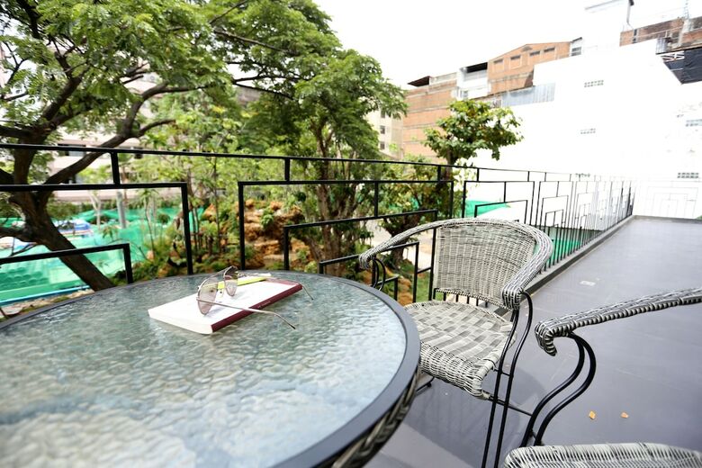 Hostal Bangkok Oasis Hotel