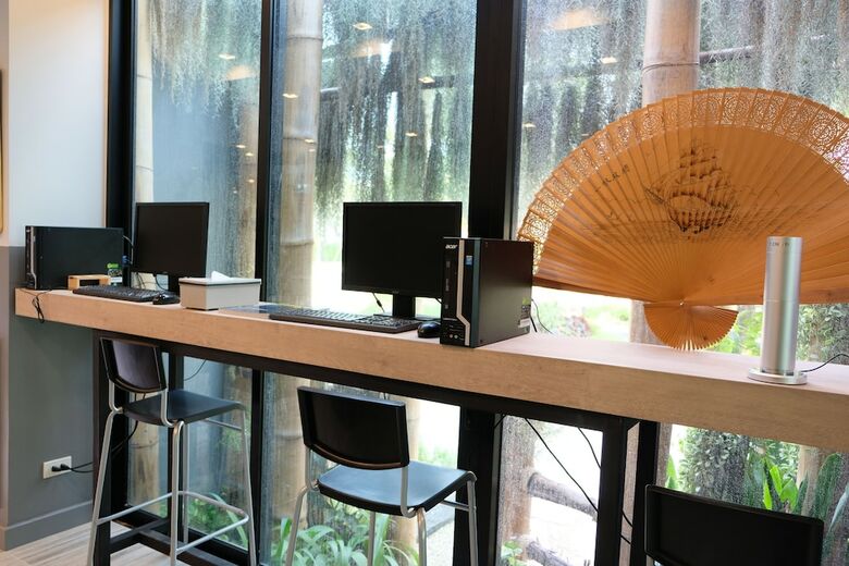 Hostal Bangkok Oasis Hotel