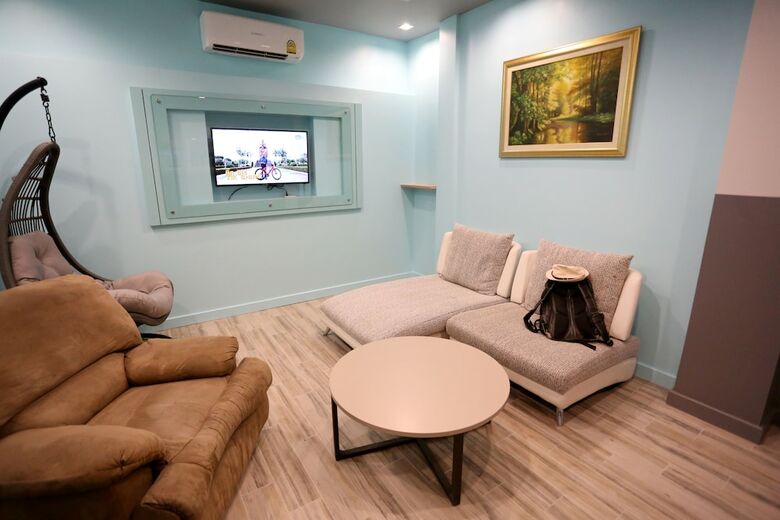 Hostal Bangkok Oasis Hotel