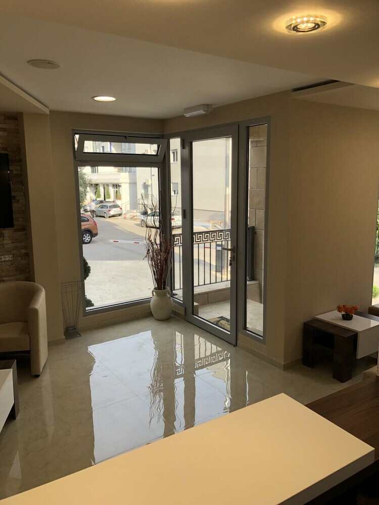 Aparthotel Almare Apartments  Budva