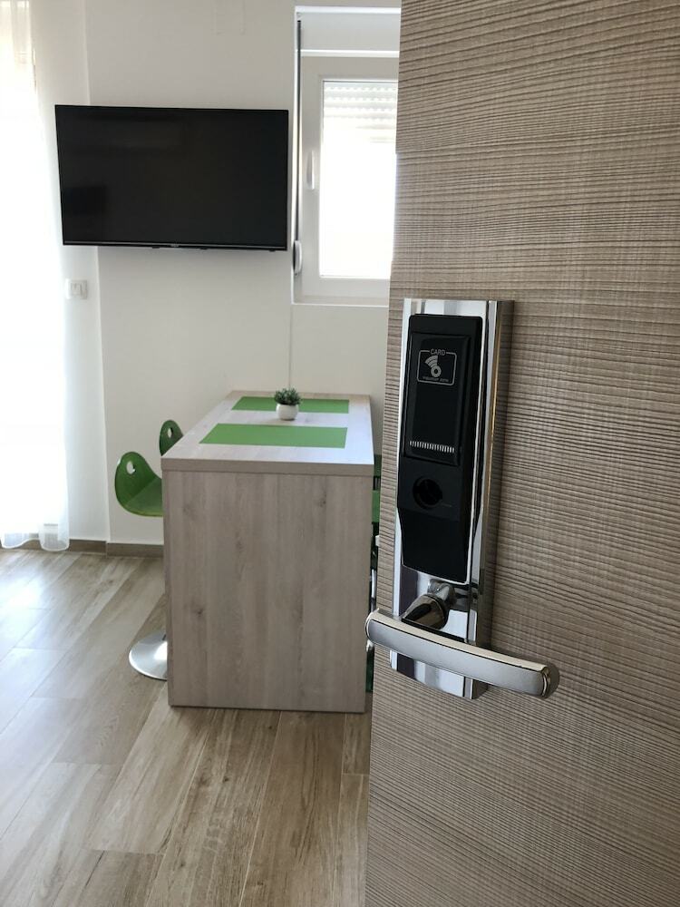 Aparthotel Almare Apartments  Budva