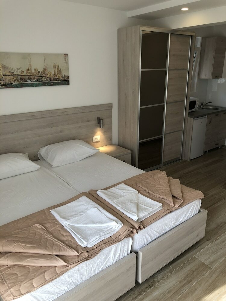 Aparthotel Almare Apartments  Budva