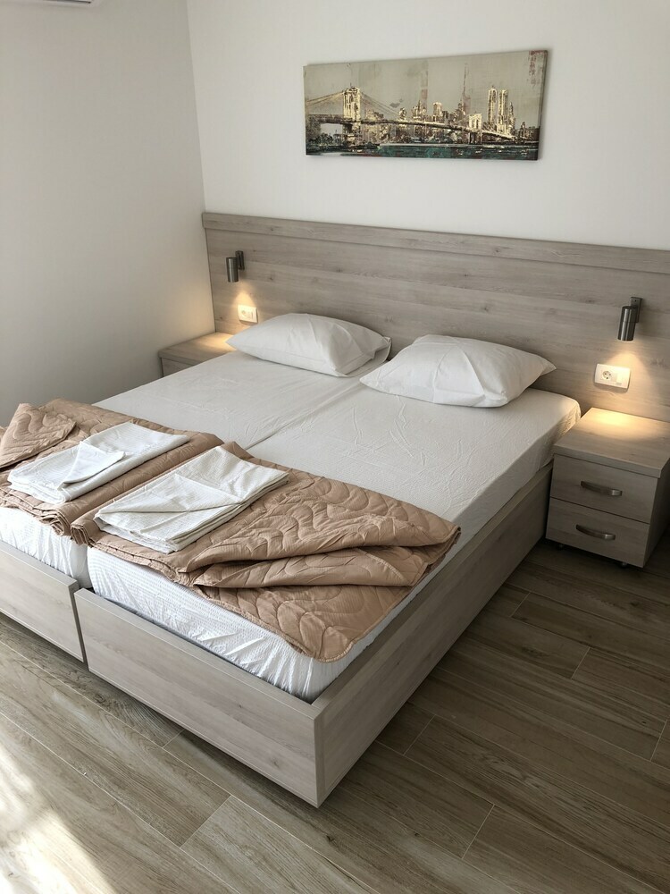 Aparthotel Almare Apartments  Budva