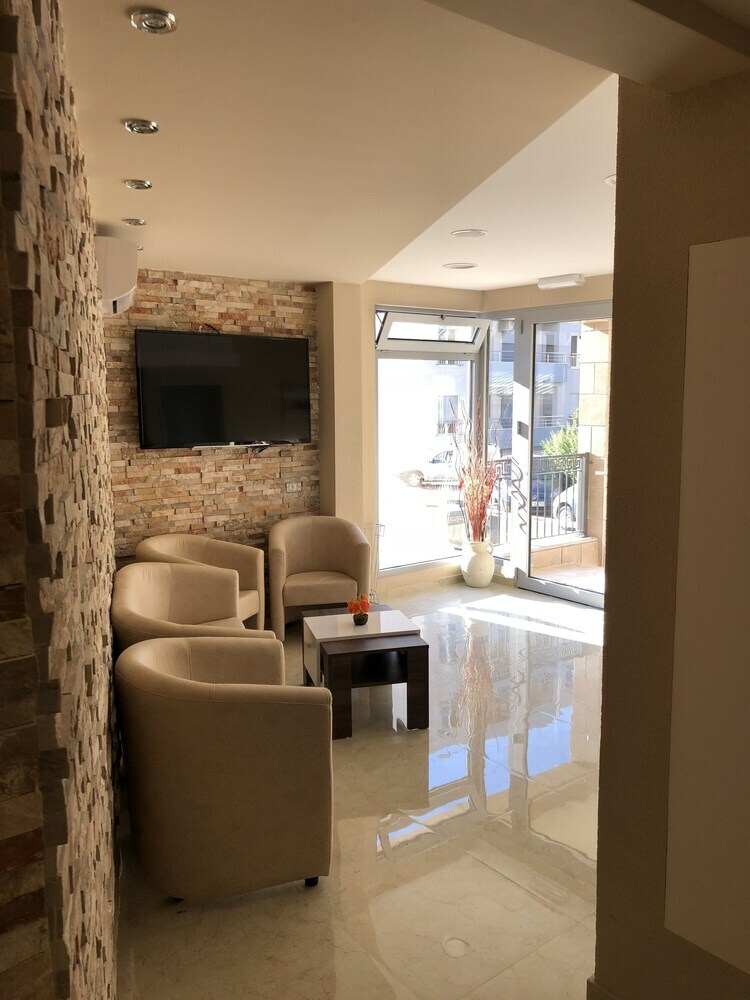 Aparthotel Almare Apartments  Budva