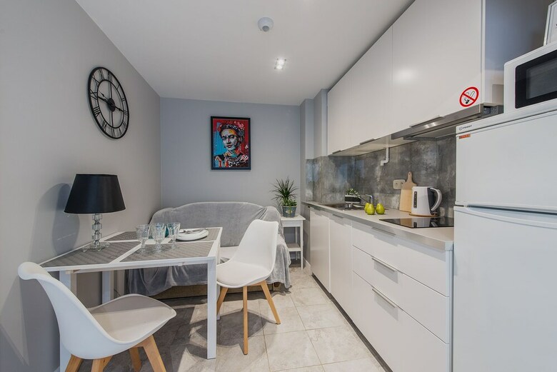Unit Short Rent Apartment By Warsaw Metro Station