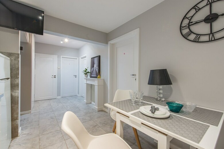Unit Short Rent Apartment By Warsaw Metro Station