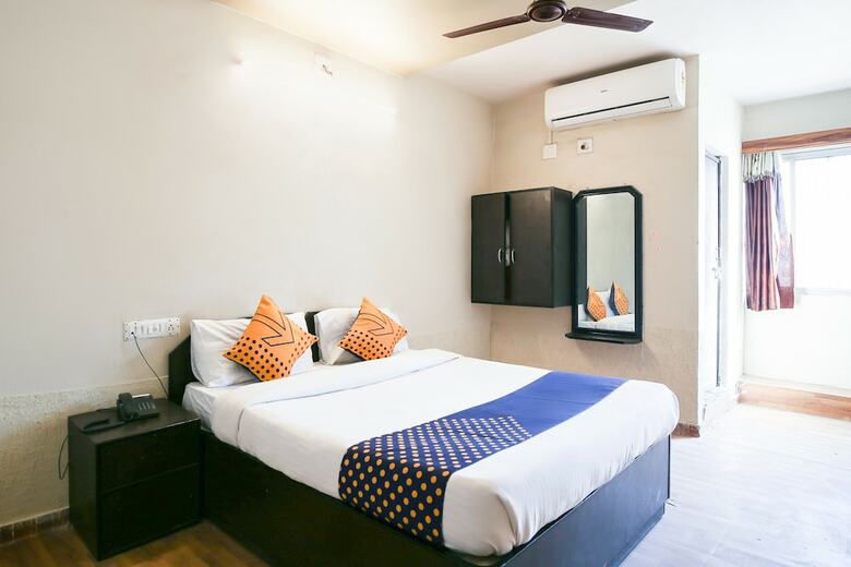 Oyo 11427 Hotel Kalyan