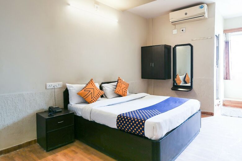 Oyo 11427 Hotel Kalyan