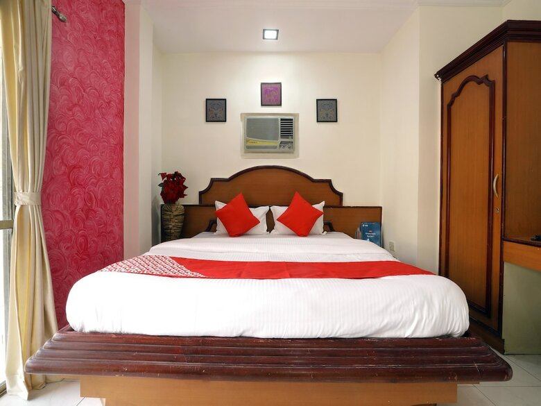Oyo 12049 Hotel Ravi Kiran Executive