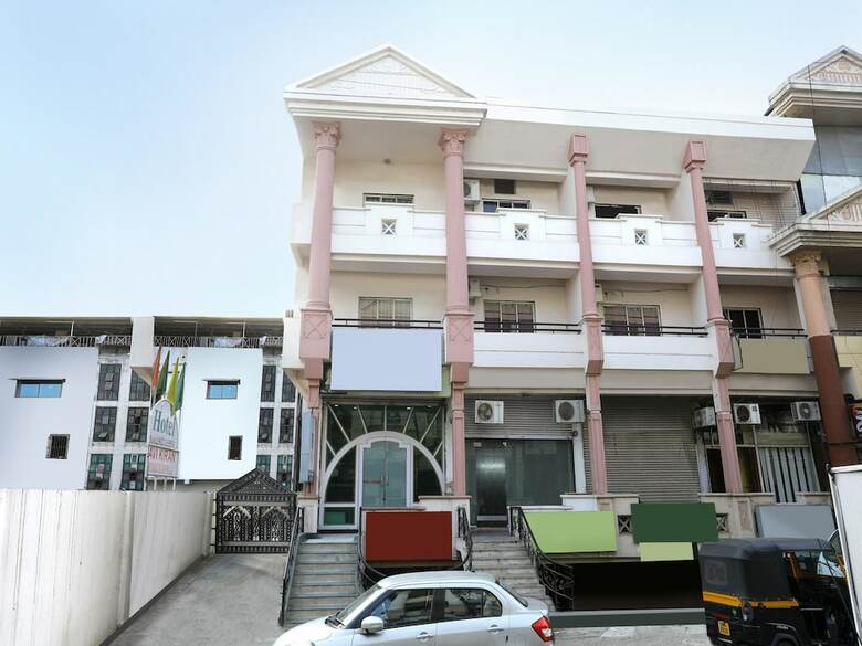 Oyo 12049 Hotel Ravi Kiran Executive