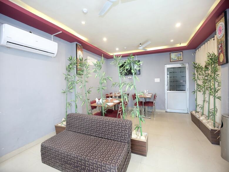 Oyo 8664 Hotel 1st Choice