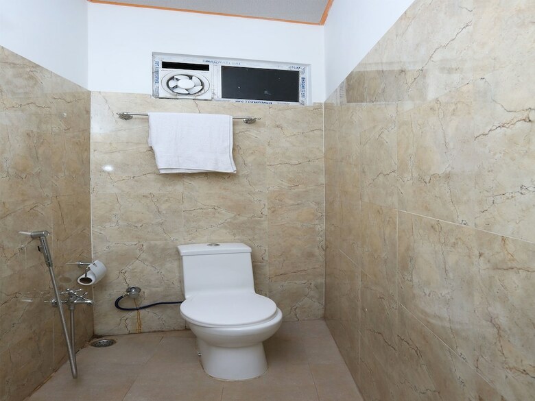 Oyo 13262 Hotel Indiana