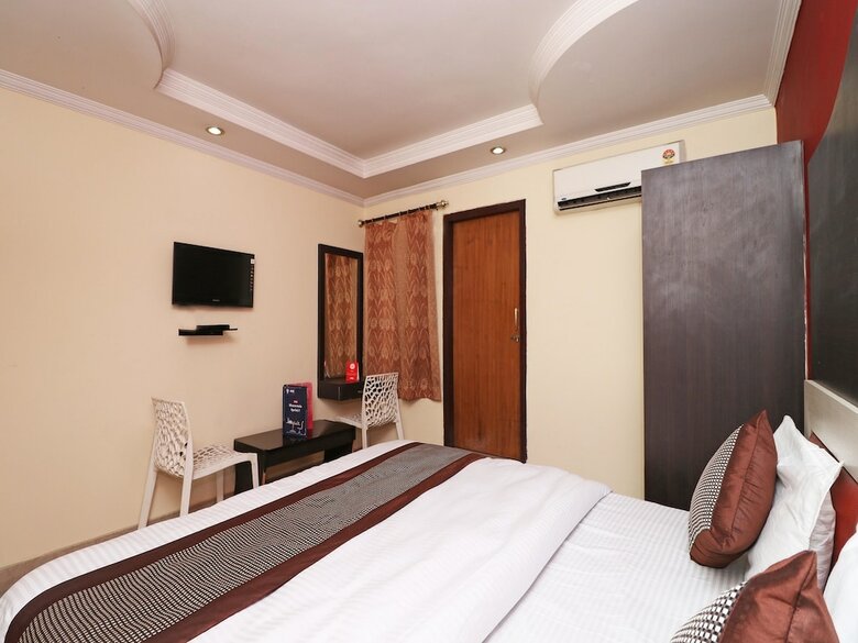 Hotel Oyo 13474 Punjab Regency