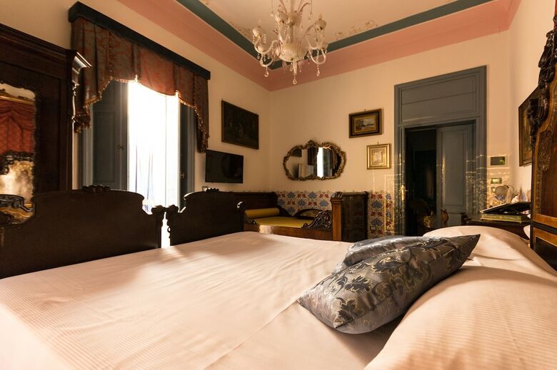 Bed & Breakfast Alexander Art Nouveau Suites
