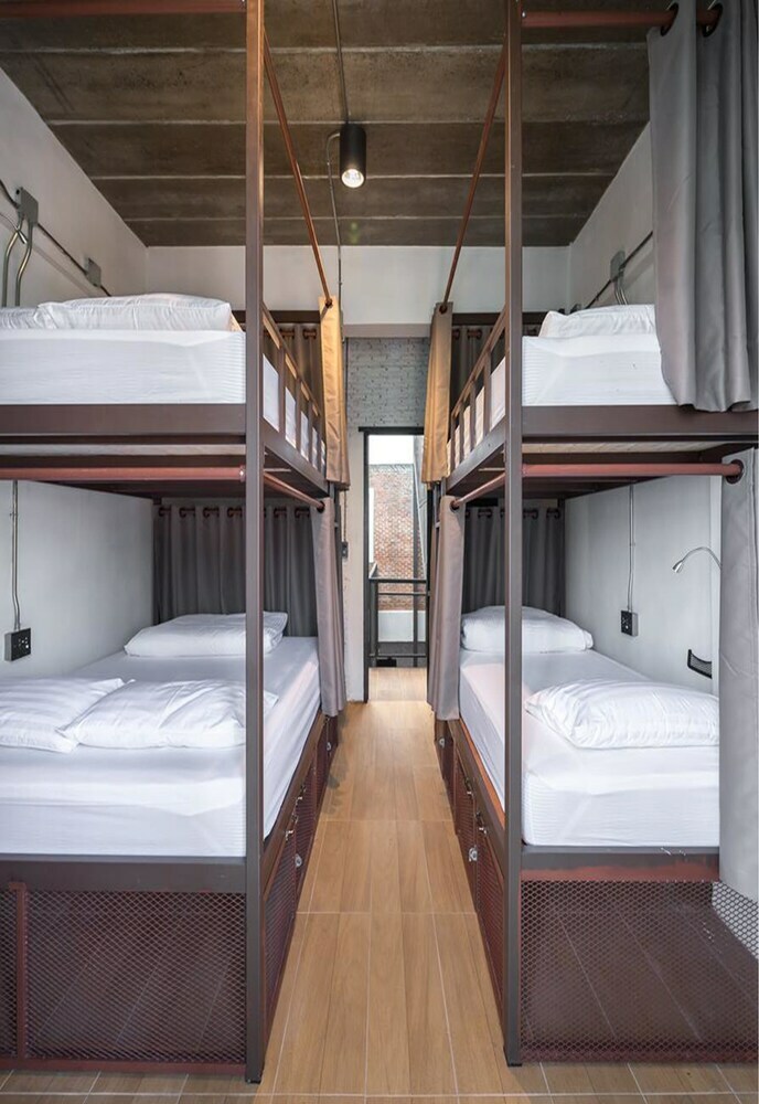 Hostal Yindee Travellers Lodge