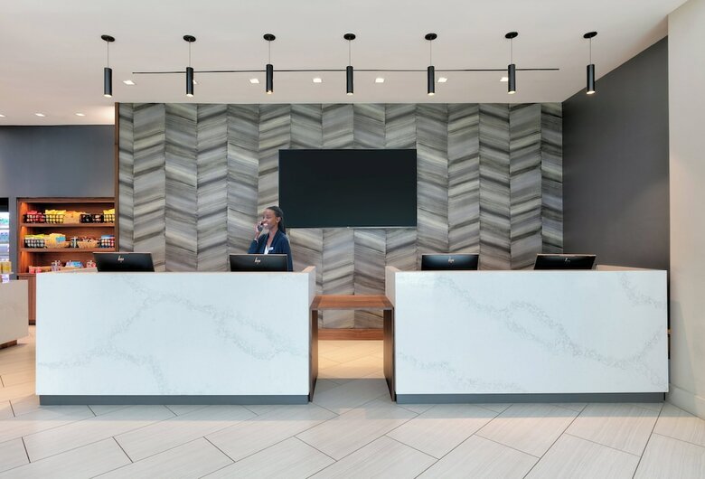Hotel Crowne Plaza Suites Arlington - Ballpark - Stadium
