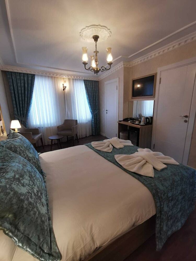 Agora Boutique Hotel & Bistro