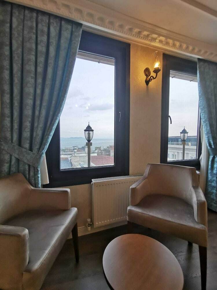 Agora Boutique Hotel & Bistro