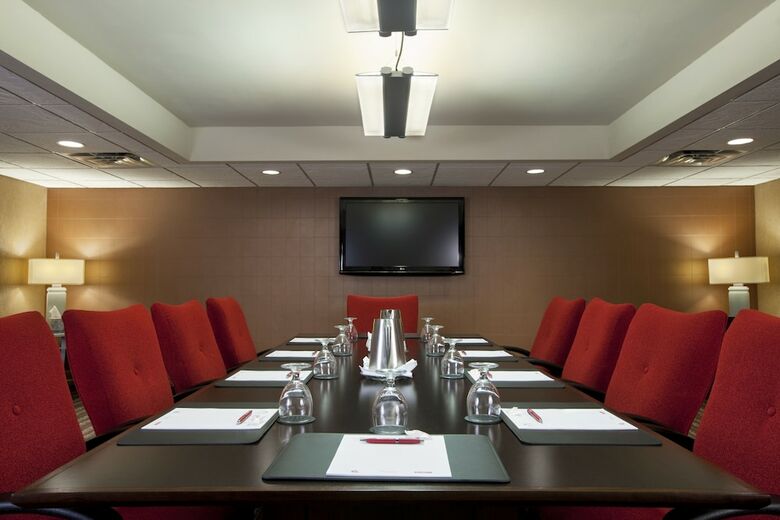 Hotel Crowne Plaza Indianapolis Airport