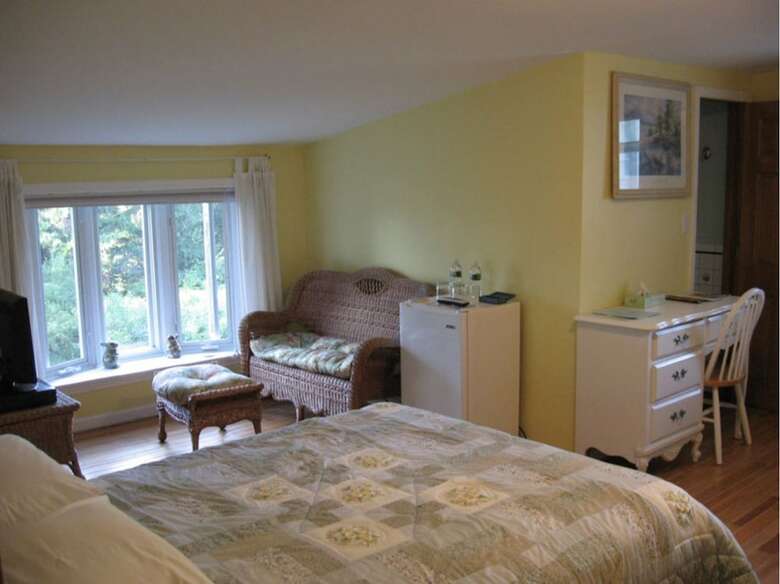 Mariaville Lake Bed And Breakfast