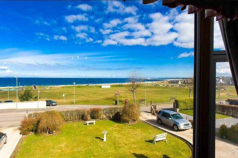 Bed & Breakfast The Wetherby Sea-view House