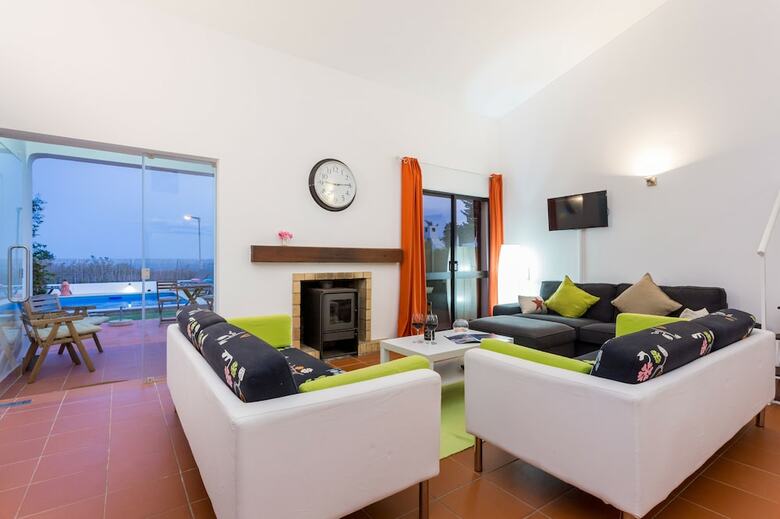 Bed & Breakfast Vila Sta Teresinha Suites