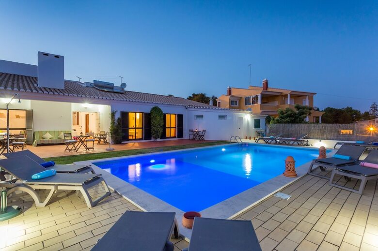 Bed & Breakfast Vila Sta Teresinha Suites
