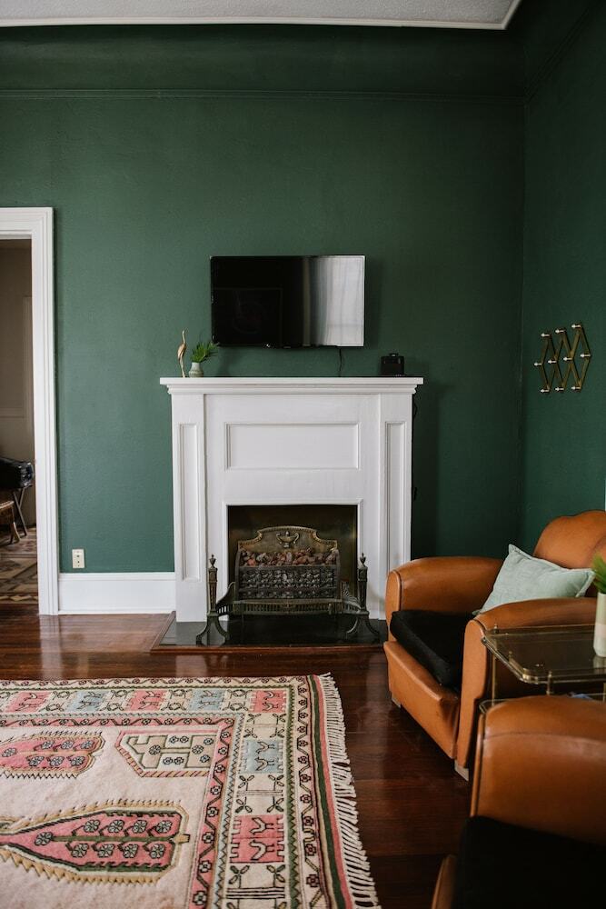 Bed & Breakfast Carr Mansion