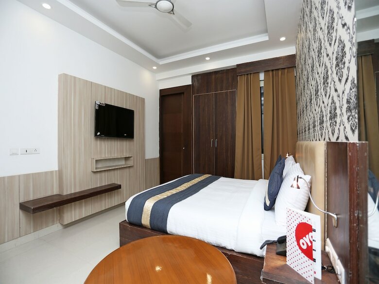 Hotel Oyo 14481 Almati Inn