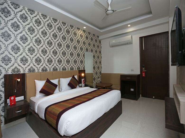 Hotel Oyo 14481 Almati Inn