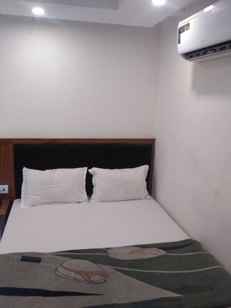 Hotel Rama Deluxe Paharganj