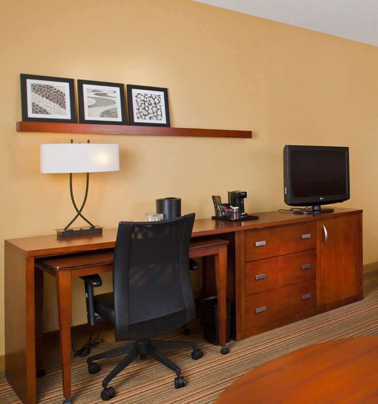 Hotel Courtyard By Marriott Nashville Airport