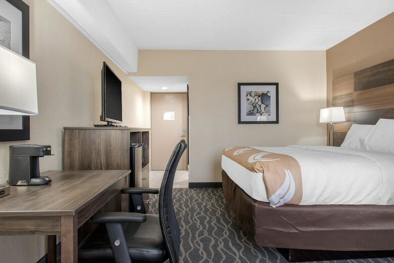 Hotel Quality Inn And Conference Center