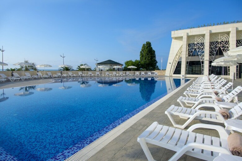 The Grand Gloria Hotel